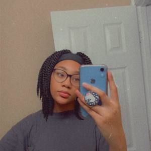 Meet your Posher, Mia